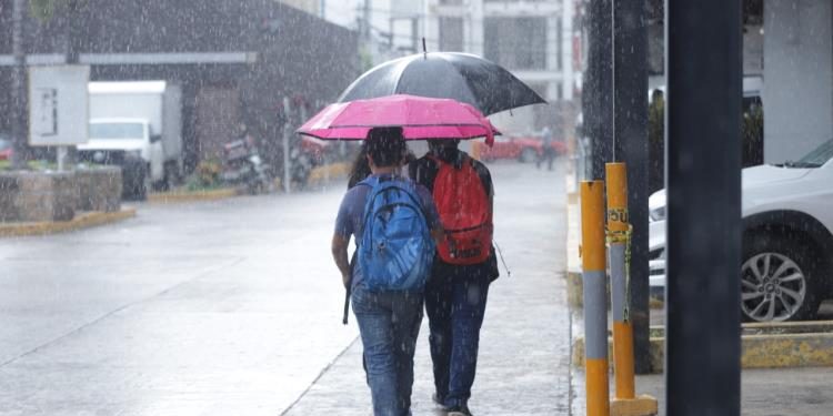 Onda Tropical 8 provocará lluvias intensas en Tabasco este lunes