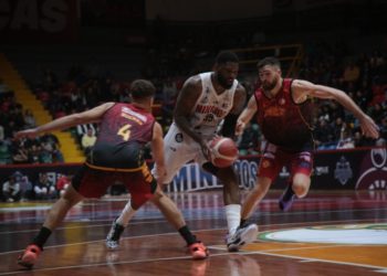 Mineros de Zacatecas logra vencer a El Calor de Cancún en un aguerrido juego de Baloncesto