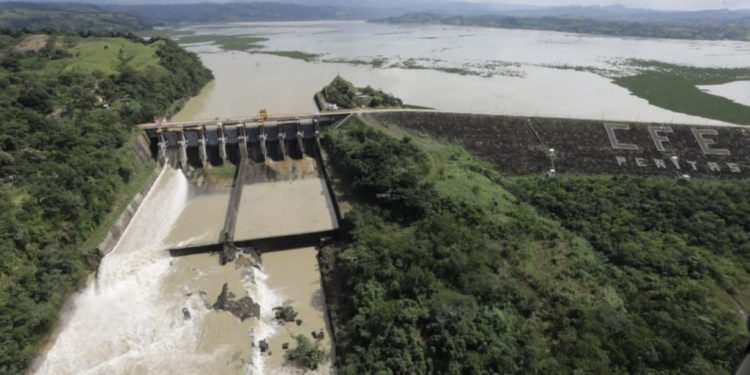 Peñitas desfogando 500 m³/s; aumentan niveles en ríos de Tabasco