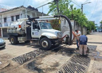 Aumento en servicios de desazolve de drenajes por temporada de lluvias: Centro