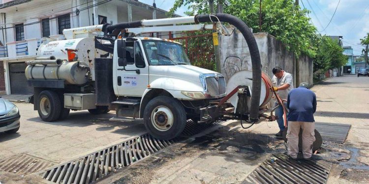 Aumento en servicios de desazolve de drenajes por temporada de lluvias: Centro