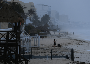 Más de 200 mil personas afectadas quedan sin luz tras el paso del huracán Beryl