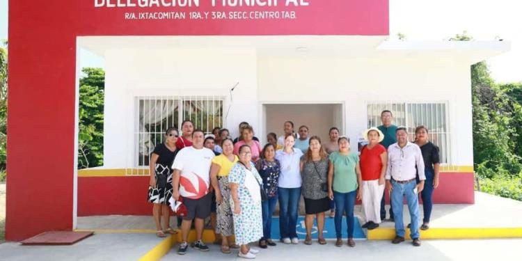 Centro entrega nueva delegación municipal en Ixtacomitán y repavimentación en Boquerón