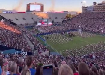 Fallan fuegos artificiales dejando 6 personas heridas durante evento en estadio de Utah