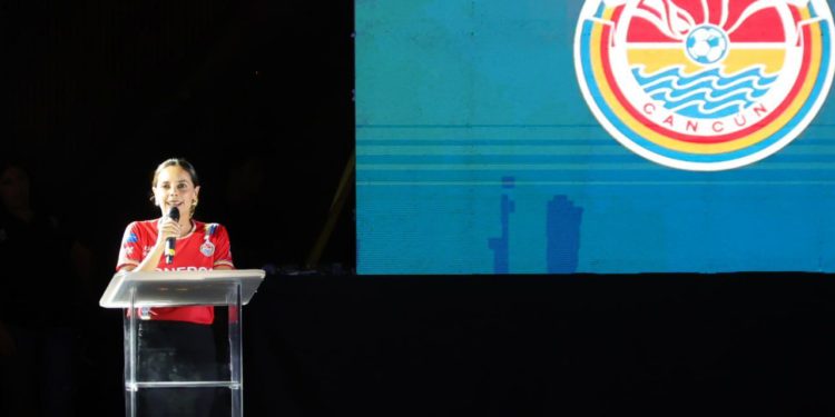 Respalda Ana Paty Peralta el deporte profesional en Cancún