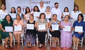Entrega ISSET premios y reconocimientos a personal de Trabajo Social