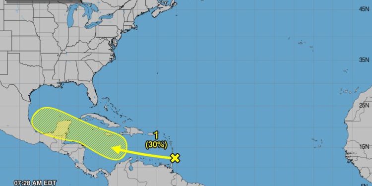 Autoridades vigilan zona de baja presión en las Antillas Menores