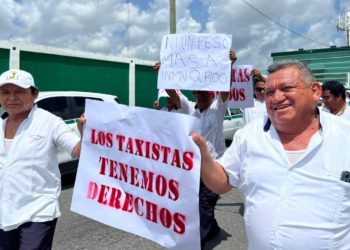 Taxistas de Andrés Quintana Roo protestan contra plataformas de Uber y DiDi
