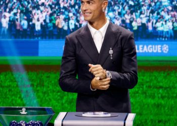 Cristiano Ronaldo recibe galardón por su trayectoria en el fútbol de la Champions League