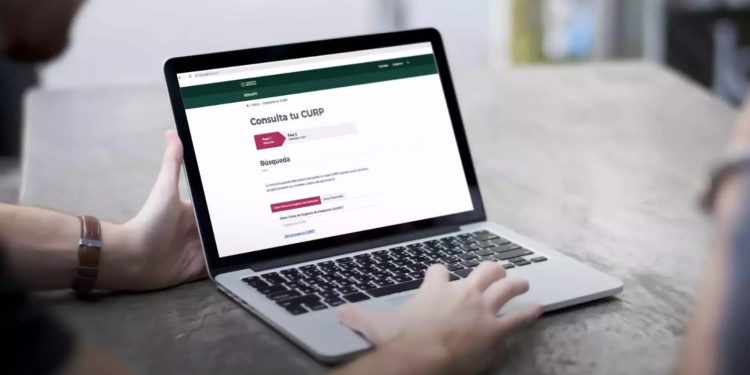 SEQ firma acuerdo con RENAPO para conectarse a las bases de datos nacionales de la CURP