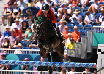 Avanza a la final el mexicano Andrés Azcárraga en salto ecuestre individual en París 2024