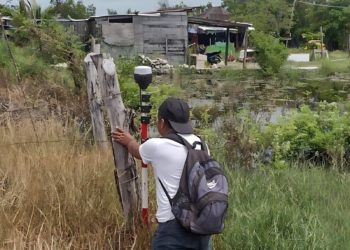 Fortalecen el ordenamiento territorial en Mahahual con nuevas inspecciones y levantamientos topográficos