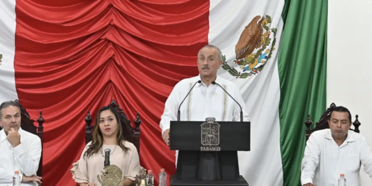 Gobernador Merino presume reducción de 1,700 mdp en deuda pública y aumento en inversión