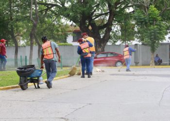 Continúan jornadas de limpieza en Centro: Ahora en la colonia Espejo II