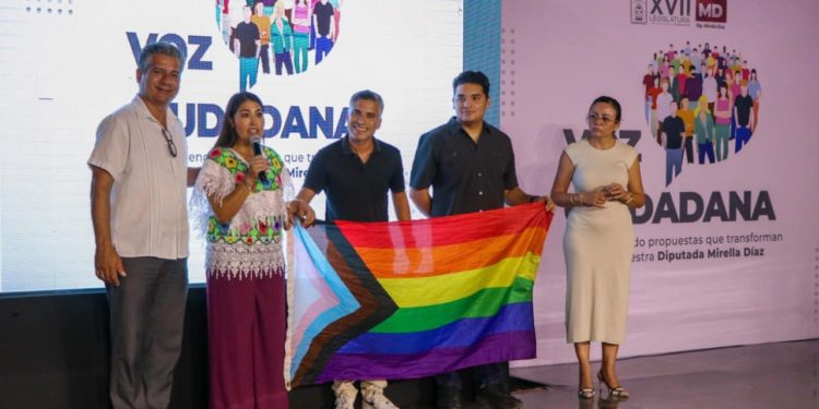 Mirella Díaz desesperada por el hueso en Playa del Carmen