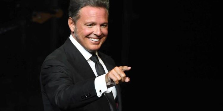 Luis Miguel regresa a los escenarios con su última etapa de su gira 2024