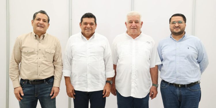 Javier May anuncia reducción a dos subsecretarías por dependencia en su gobierno