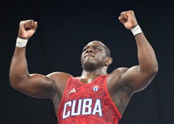 Atleta Mijaín López logra historia al ganar cinco medallas consecutivas en París 2024