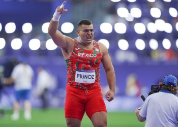 Atleta mexicano, Uziel Muñoz logra avanzar a la final de lanzamiento de bala en París 2024