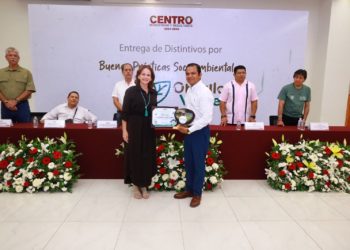 Centro entrega 11 distintivos «Orgullo Verde» por buenas prácticas socioambientales