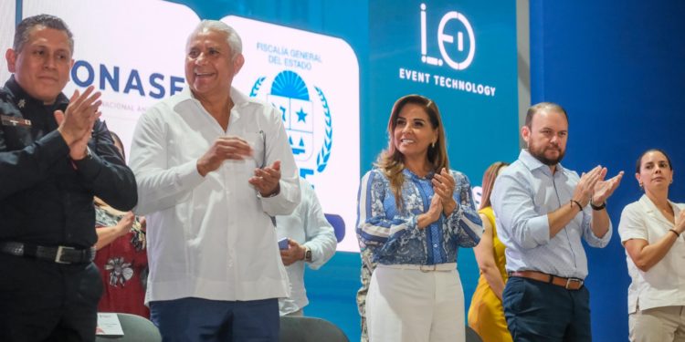 Grupo Centurión une a todos los sectores para combatir la extorsión y fortalecer la Construcción de la Paz en Quintana Roo: Mara Lezama