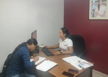 AGEPRO recibe documentación de familias para regularización de sus propiedades en Tulum