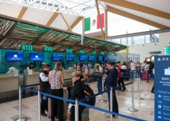 Logra Mara Lezama tarifas más bajas y regulación de acceso para transportación turística en el Aeropuerto Internacional de Tulum