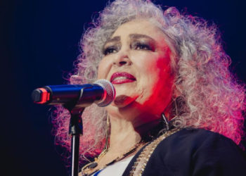 Amanda Miguel indignada tras sufrir un robo en su concierto por Colombia