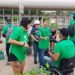 Ambientalistas siembran 22 nuevos árboles frente al Parque Tabasco