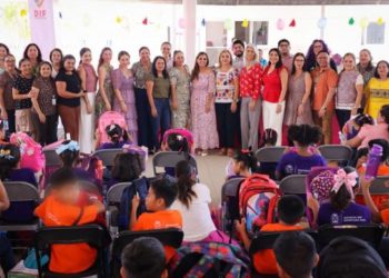 Voluntarias y voluntarios unen esfuerzos con el DIF Quintana Roo para el Regreso a Clases 2024-2025