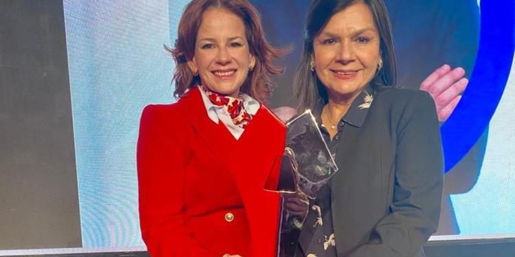 Premia Alcaldes de México por Mejores Prácticas de Gobiernos Locales al Programa Mujeres al Centro