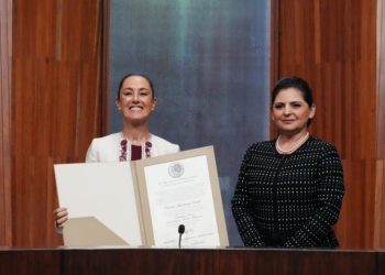 Claudia Sheinbaum recibe constancia como triunfo para presidenta de México