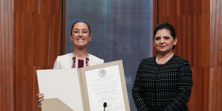 Claudia Sheinbaum recibe constancia como triunfo para presidenta de México