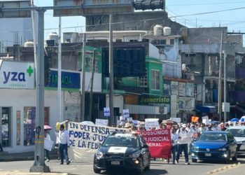 Trabajadores del Poder Judicial Federal instalan campamento de protesta en Atasta