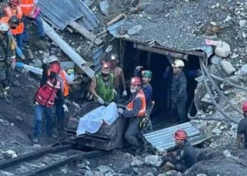 Colapsa mina abandonada dejando dos personas muertas y una herida en Querétaro