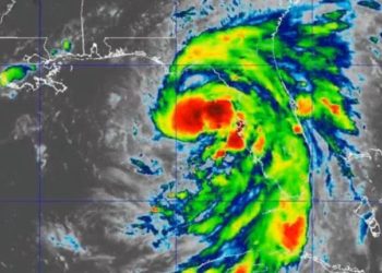Huracán Debby se debilita a tormenta tropical tocando tierra al noroeste de Florida
