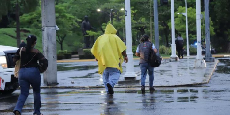Onda tropical 20 dejaría lluvias fuertes en Tabasco este sábado