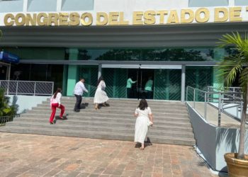 Gobernadores de Puebla y Tlaxcala respaldan gestión de Carlos Merino en su último informe de gobierno