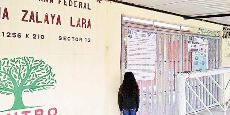 Denuncian mal manejo de recursos en la Primaria ‘Elena Zalaya Lara’ de El Espejo 1 en Centro