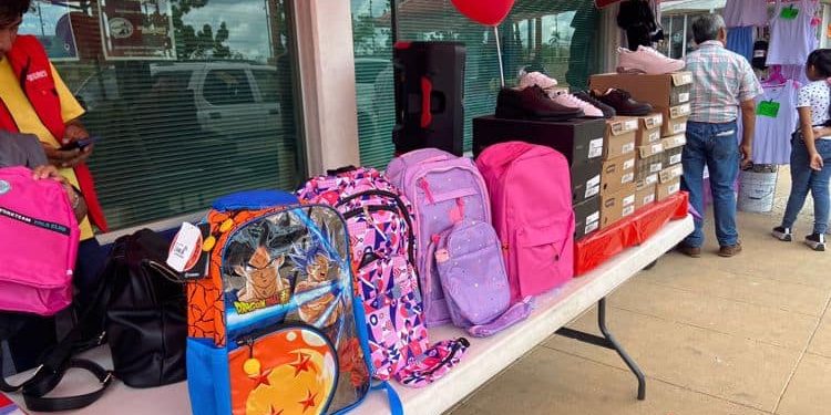 Comercios y empresas ofrecerán descuentos de hasta el 50% en útiles escolares en Villahermosa