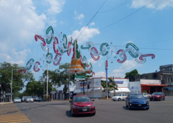 Ayuntamiento de Centro invierte 2 millones de pesos en adornos patrios