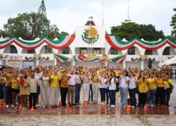 Fortalece Ana Paty Peralta la prevención del cáncer infantil