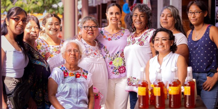 Empodera Ana Paty Peralta a las mujeres cancunenses