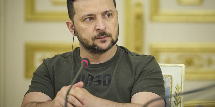 Volodimir Zelenski anuncia inminente crisis de gobierno en Ucrania y afirmar fortalecer algunas áreas