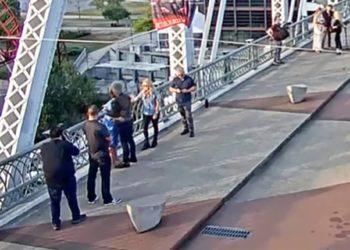 Jon Bovi Jovi, cantante estadounidense salva a una mujer tras intentar saltar desde un puente en Nashville