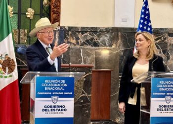 Ken Salazar rechaza acusaciones de que EU sea responsable de la violencia en Sinaloa
