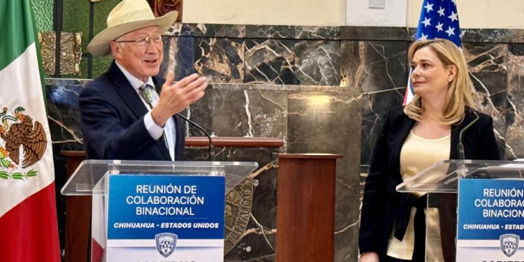 Ken Salazar rechaza acusaciones de que EU sea responsable de la violencia en Sinaloa