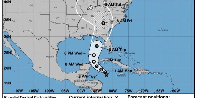 Activan alerta azul ante la llegada de potencial ciclón tropical «Nueve» cerca de Quintana Roo