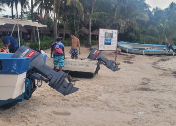 Habitantes de Akumal se preparan ante la llegada de la tormenta tropical «Helene»