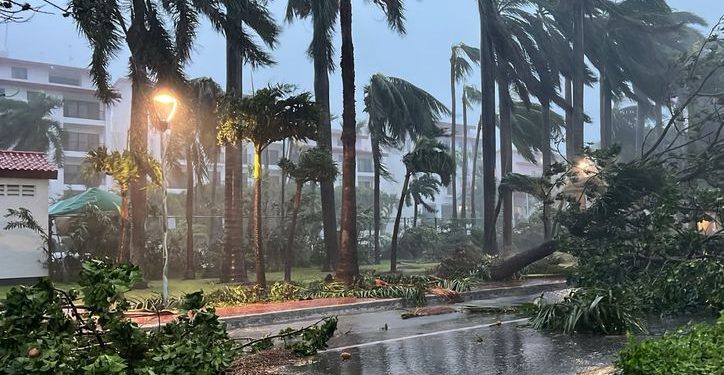 Miles de personas quedan afectadas sin luz tras la tormenta «Helene» en Quintana Roo